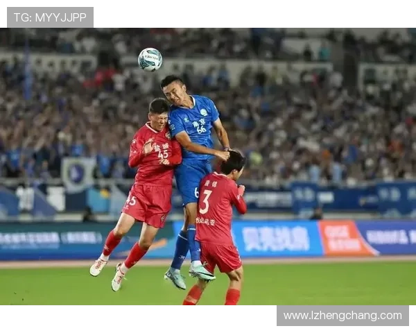 激战绿茵与赛场争锋全景呈现体育竞技巅峰瞬间盛典之夜荣耀绽放时 激战绿茵与赛场争锋全景呈现体育竞技巅峰瞬间盛典之夜荣耀绽放时